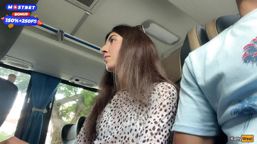 Átült mellém az anonim bébi a buszon hogy megrángassa az eres répámat Thumb