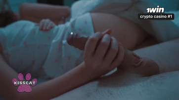 Vajon megdöngette éjszaka a szunyókáló nejecskéje háta mögött a szégyentelen neveltlánya passzos lyukát? Thumb